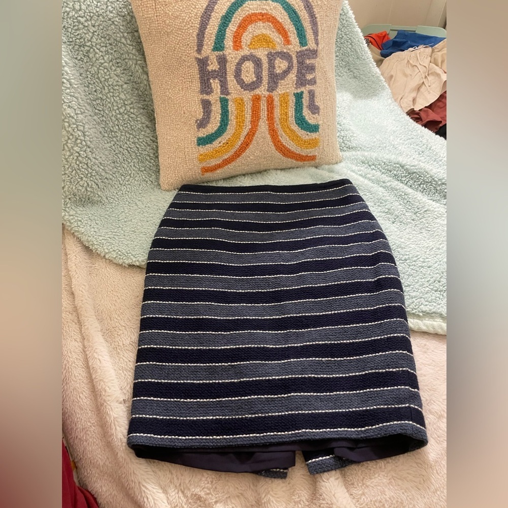 EUC LOFT Business Casual Pencil Skirt